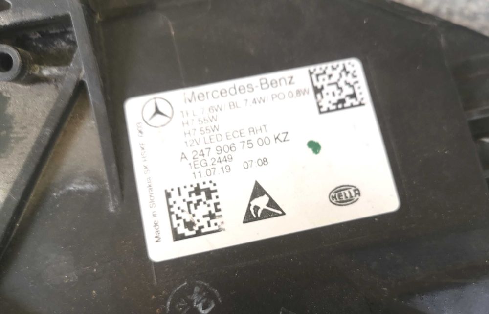 Оригинален фар Мерцедес Б 247  Mercedes B W247 Led
