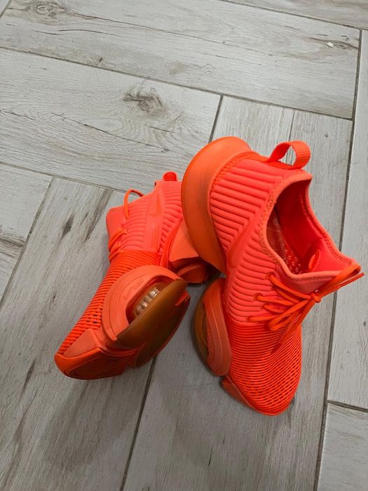 Adidasi Nike , marimea 38 , noi