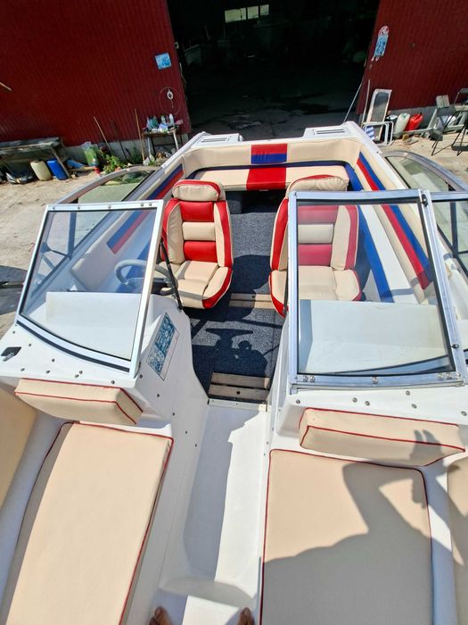 лодка Four Winns 190 Freedom Bowrider