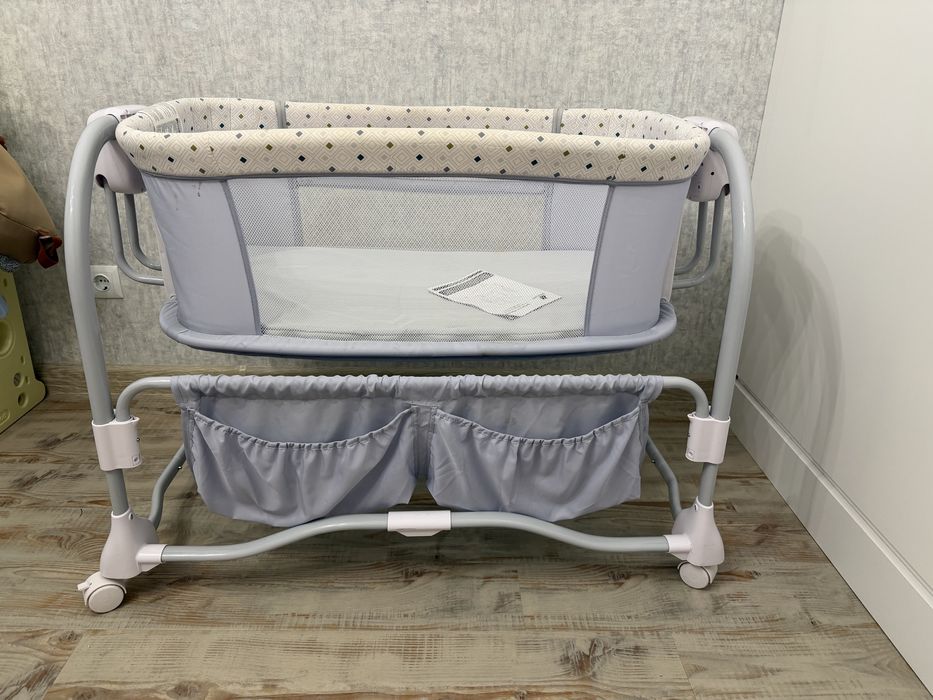 Продам кроватку-люльку Mastela Deluxe 3 in 1