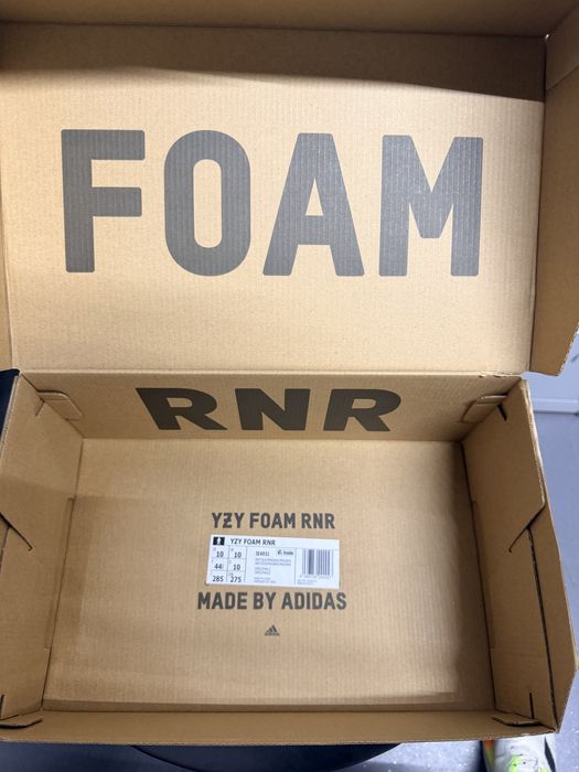 Adidas Yeezy Foam noi