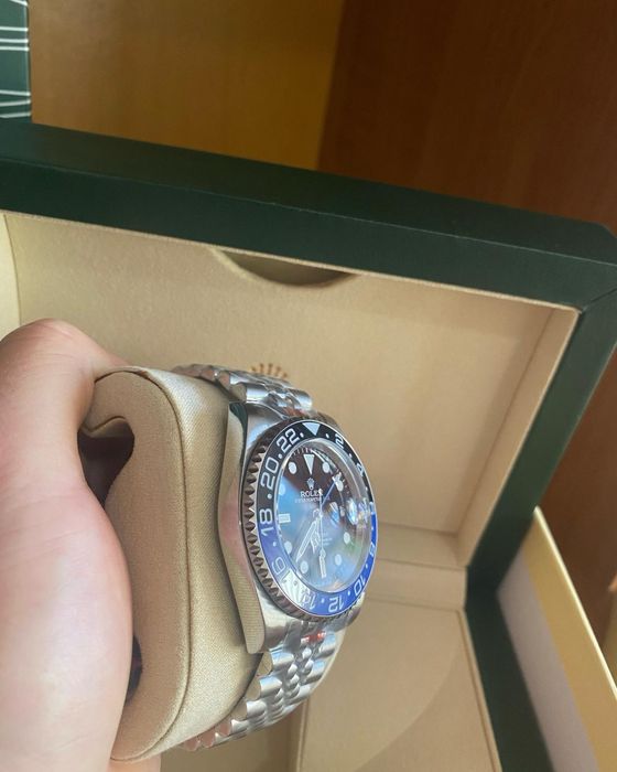 Rolex GMT-MASTER II Batman “Date” 40mm