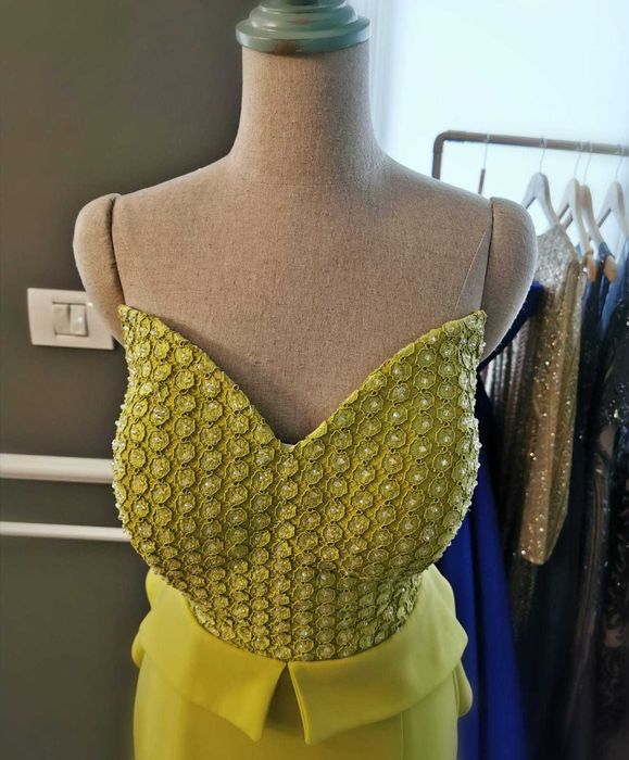 Rochie de gala lunga, tip sirena, cu trena, galbena, marimea M (38)