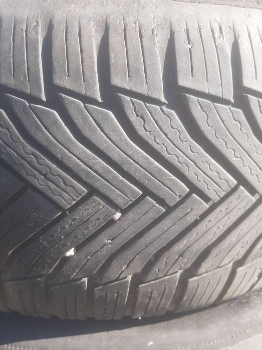 зимние шины 225/50/17. MICHELIN.