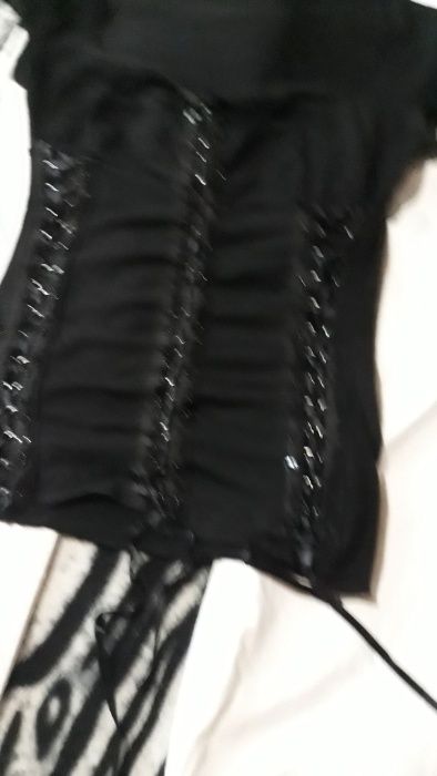 Комплект/Бели дънки/Тениска/Боди/Колан