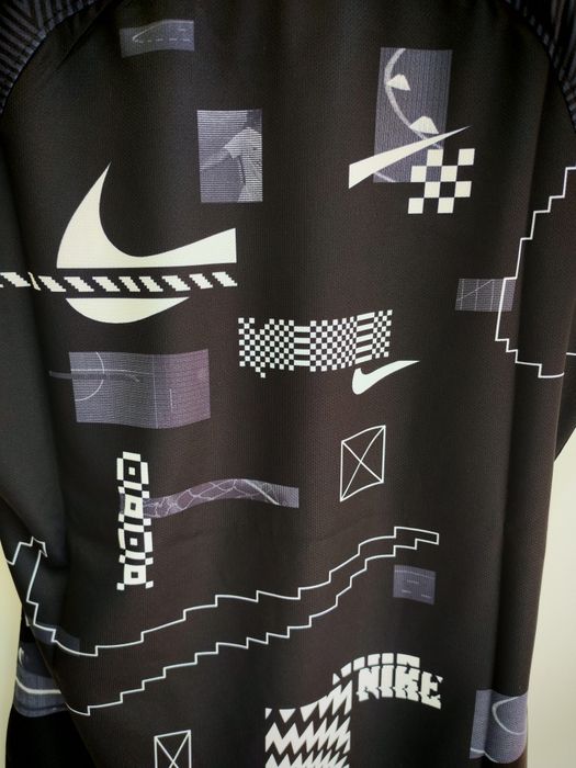 Дамска тениска Nike Dry History Month