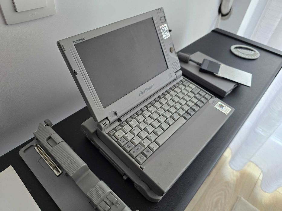 2 laptopuri toshiba libretto 110ct + accesorii