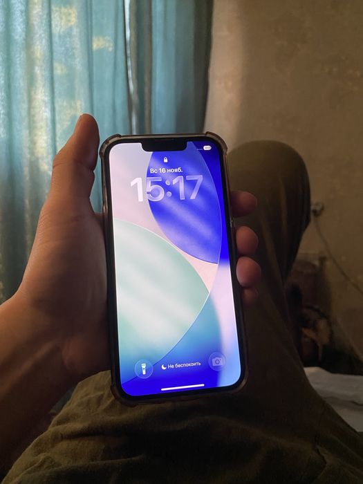 Продам Айфон 13 128г