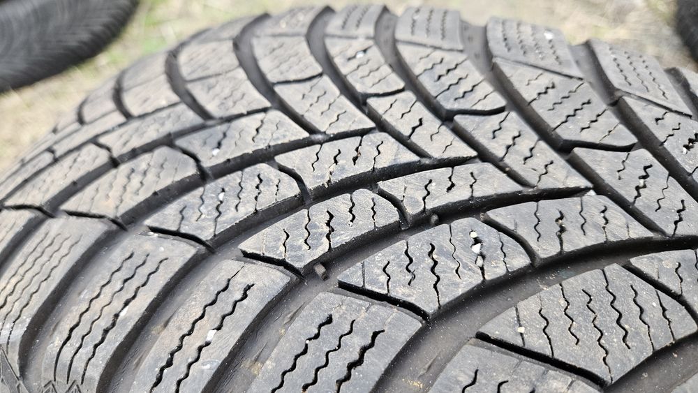 2бр гуми 205 60 16 дот 23 семперит semperit