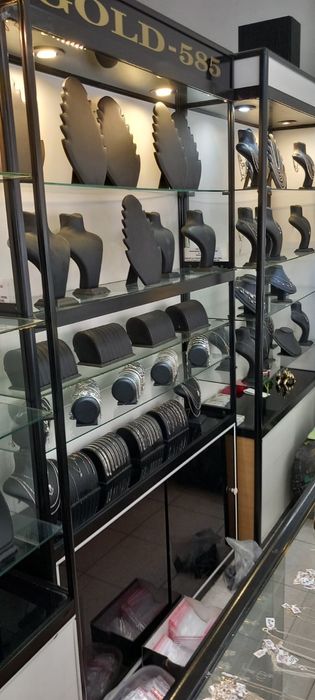 Продава се оборудване за магазин