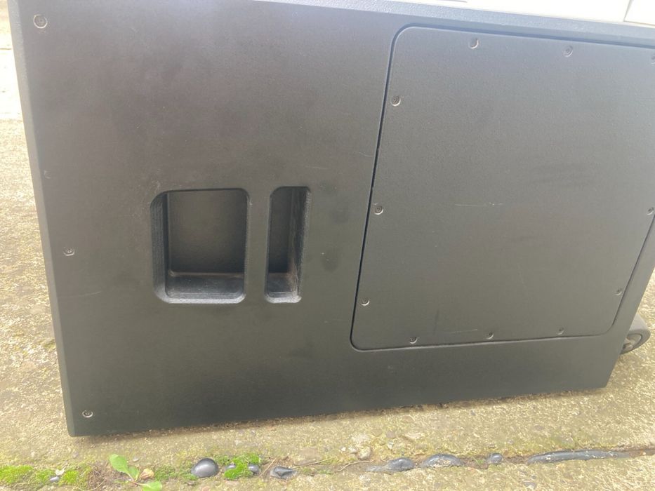 Vand subufar D&B audiotechnik B4 o pereche