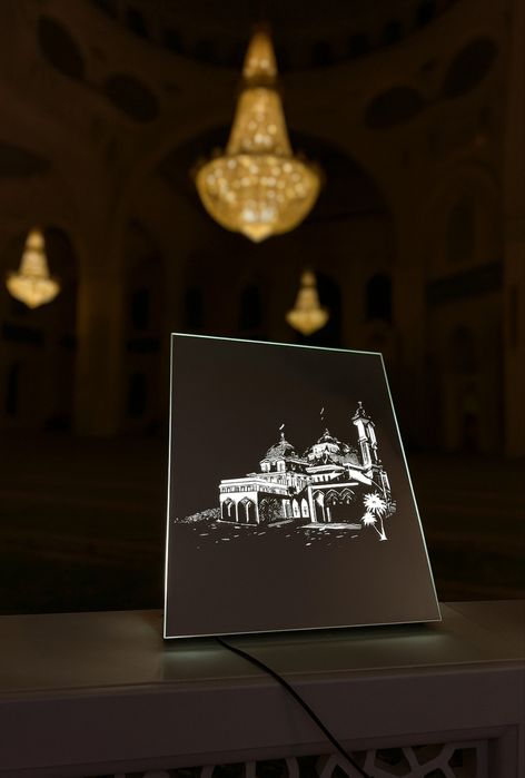 Картины с гравировкой