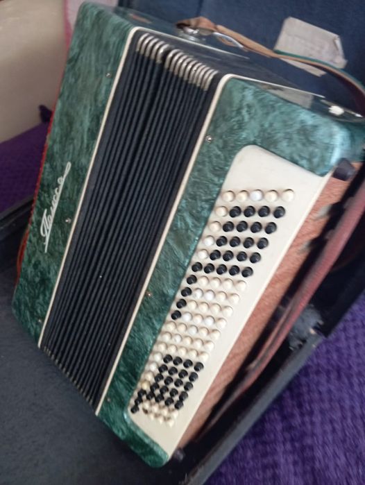 продаётся Баян..