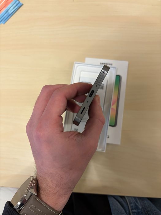 Samsung Galaxy A56 5G- 128GB- 8GB RAM НОВ!