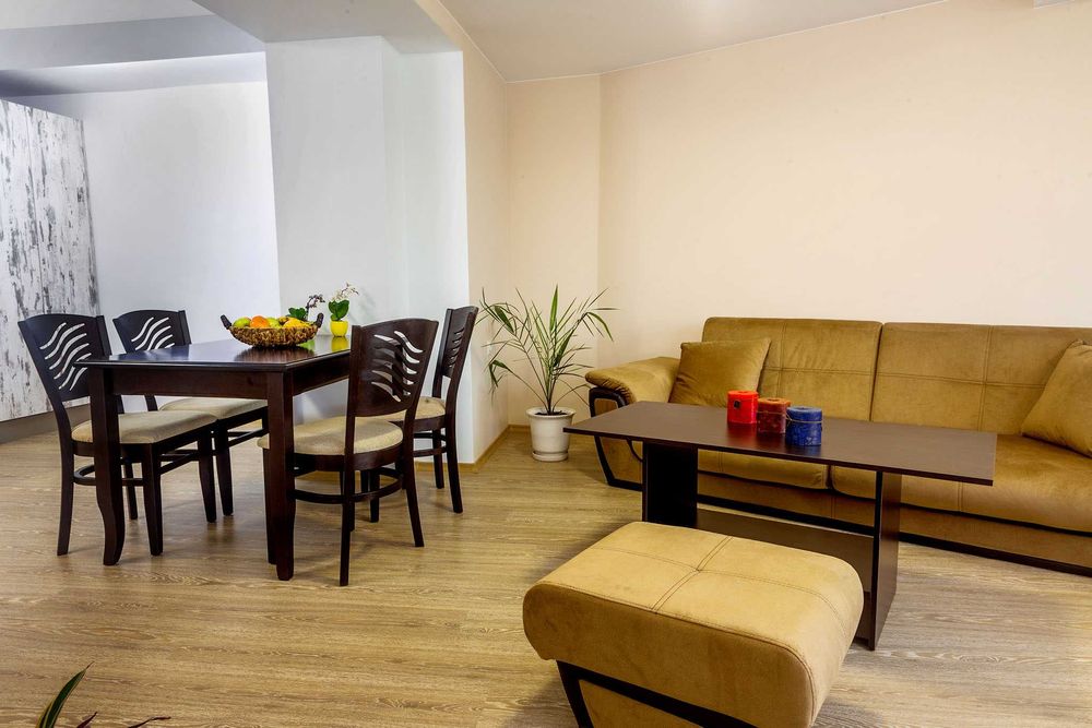 Дава се под наем Етаж от къща в Пловдив, Център - 180 кв.м за 918 € - Снимка #23