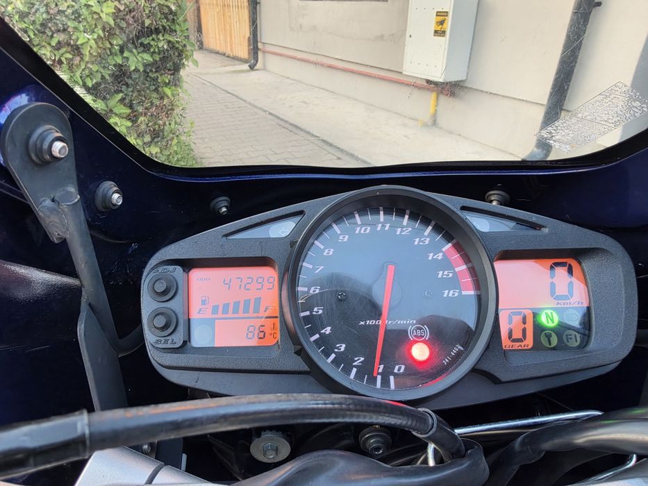 Suzuki GSR600 Yoshimura