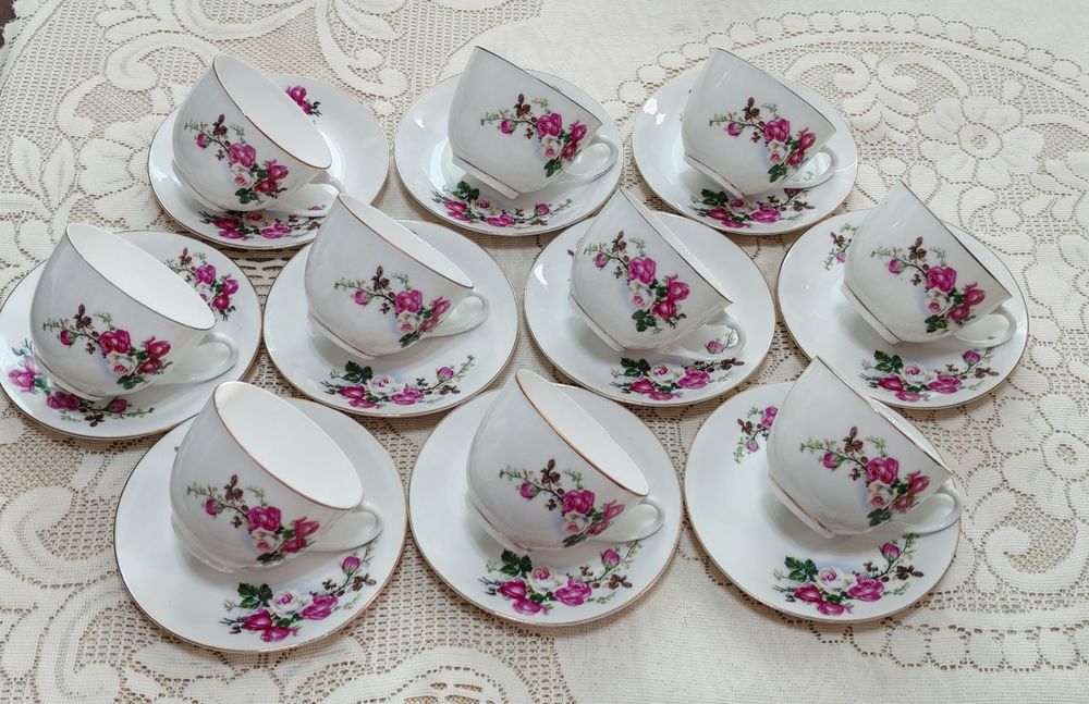 К-т чашки за кафе с позлатен кант