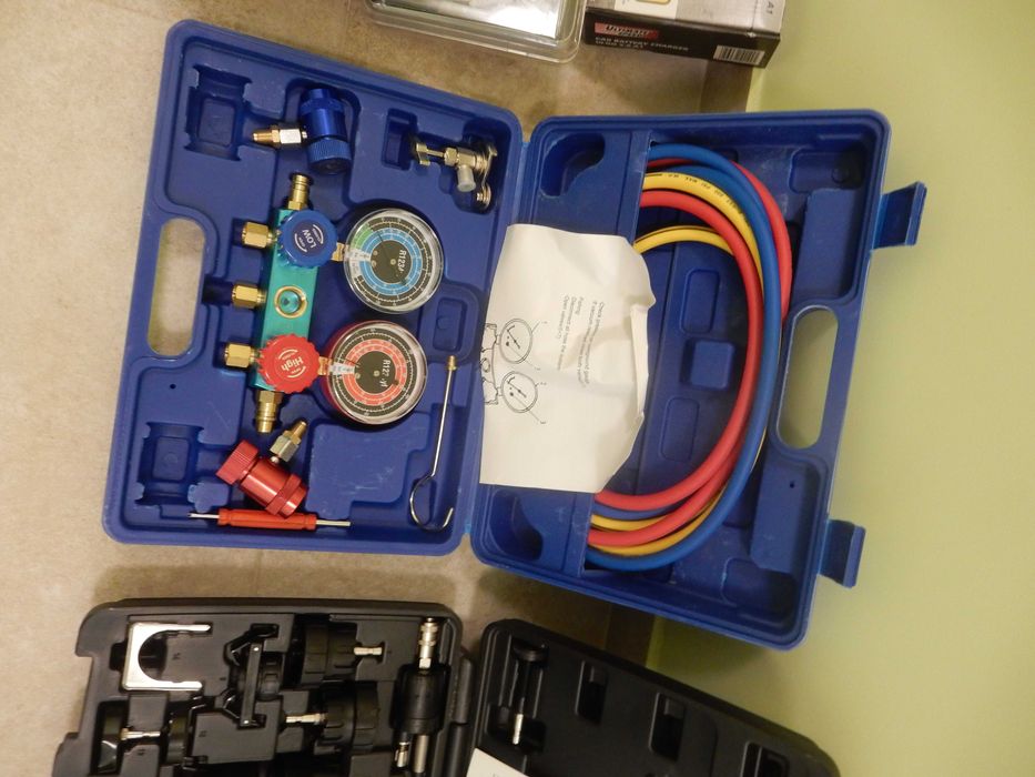 Продавам набор от инструменти за автомеханик