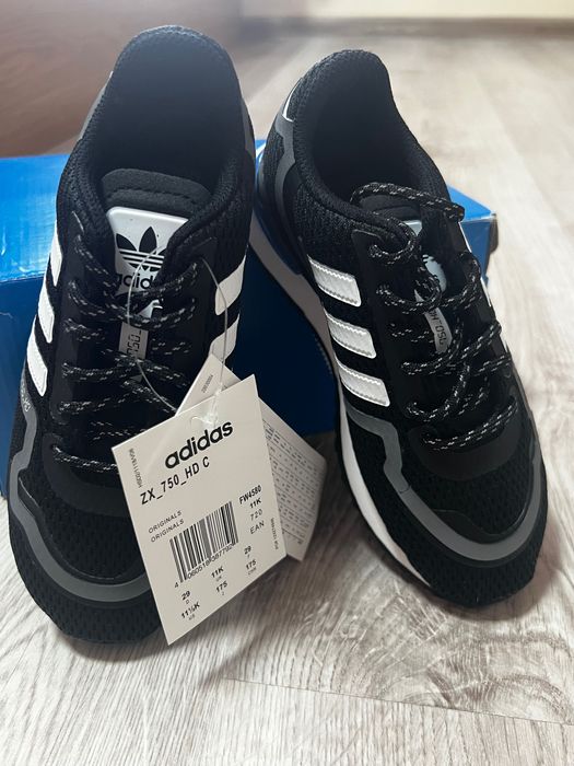 Маратонки Adidas