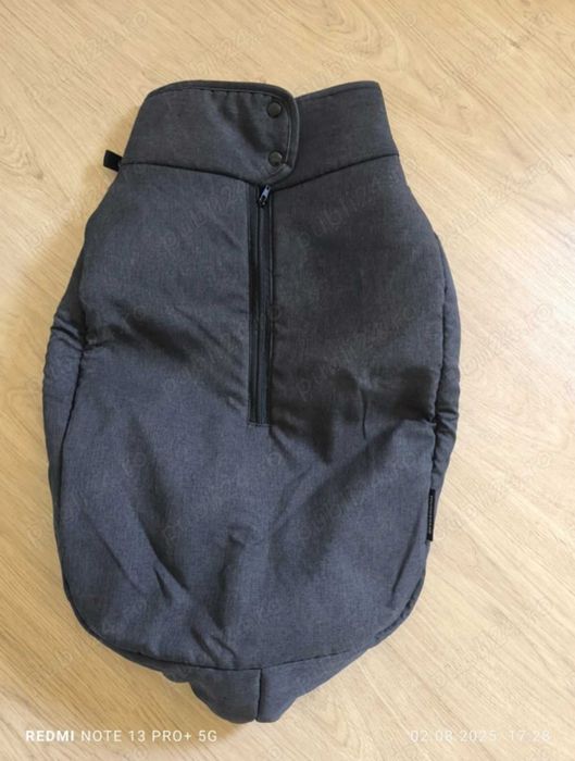 Cărucior Wunderkid Larcana negru cu husă pt picioare și geantă cadou