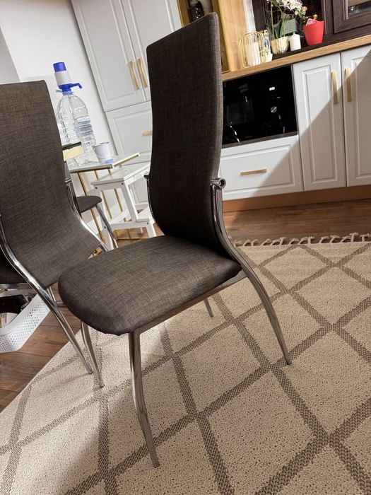 Vand 4 scaune bucatarie