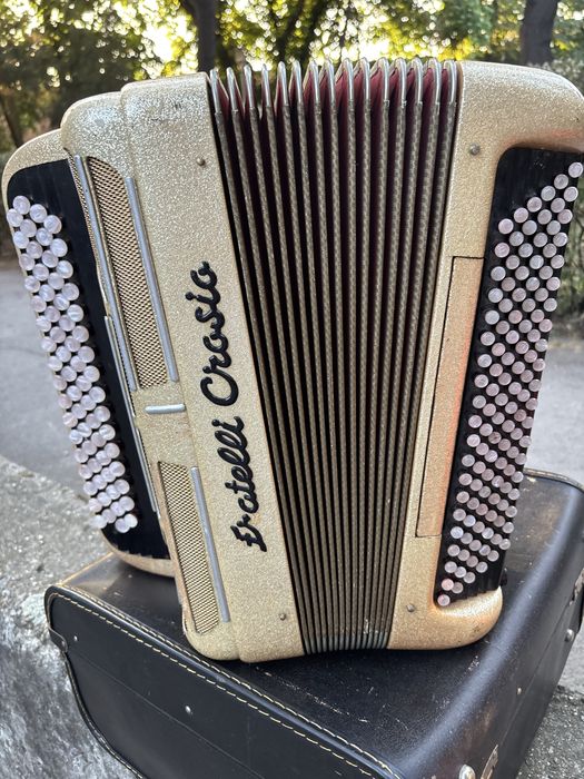 Acordeon  armonica italian cu Fratelio Crosio cu 120 de basi