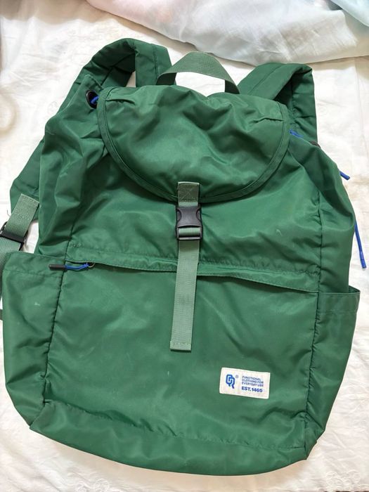 Продам зеленный рюкзак QR