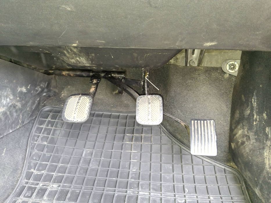 Учебни педали за КИА