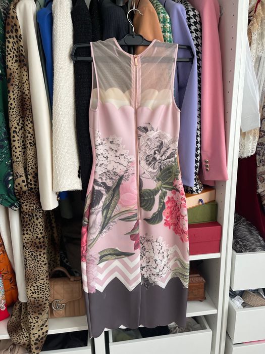 Rochie TED Baker. Superba! Purtată doar o data.