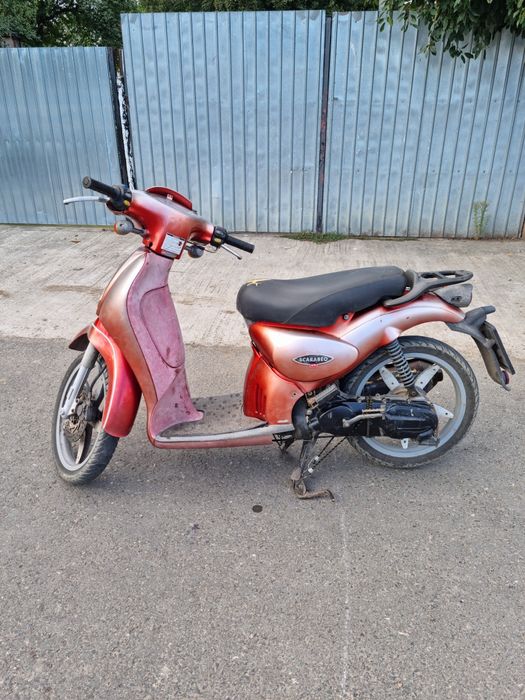 Vând Scarabeo 100cm³