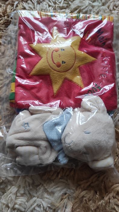 BABY Rück& Spiel Бебешка мека книжка + Бебешка играчка Агънце

Мека бе