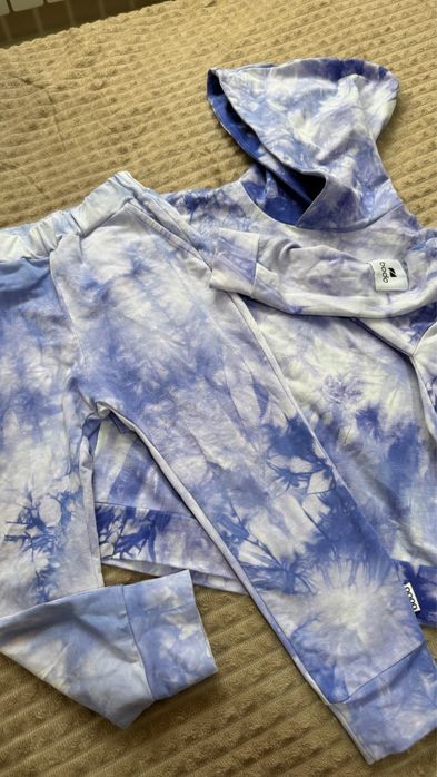 Продам костюмы