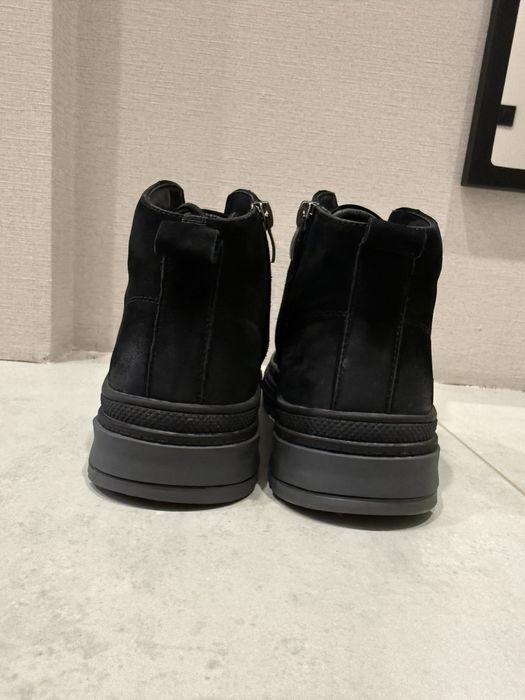 Продам мужские ботинки