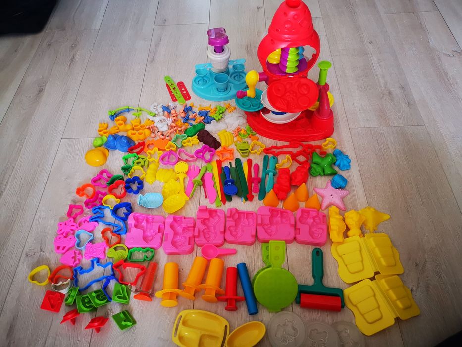 Мега-комплект за игра с пластелини Playdough