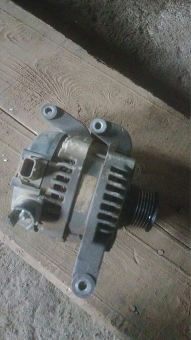 Генератор форд фокус 2.   2008.  2л