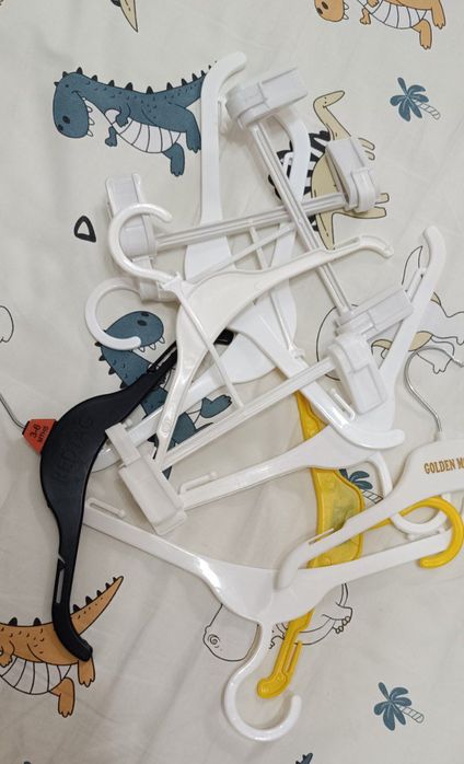 Вешалки для детских вещей