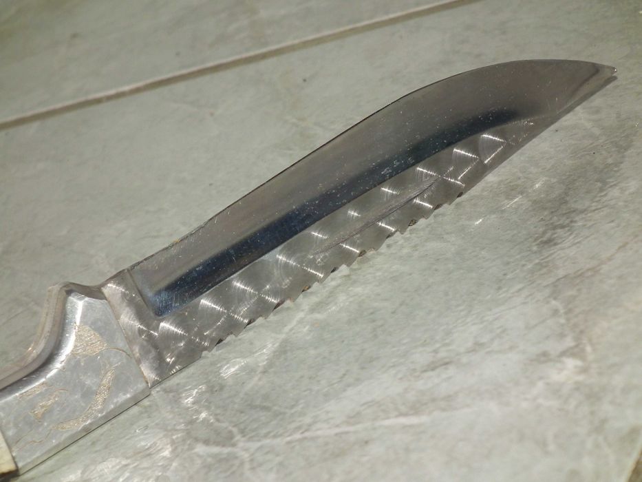 Cutit de vánátoare cutit cu plásele din corn + toc piele nr.18