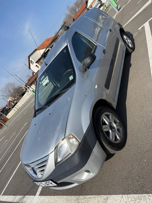 Logan Van 1.5 90 Cp