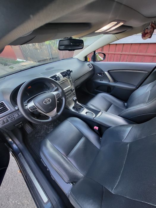 Toyota Avensis facelift T27