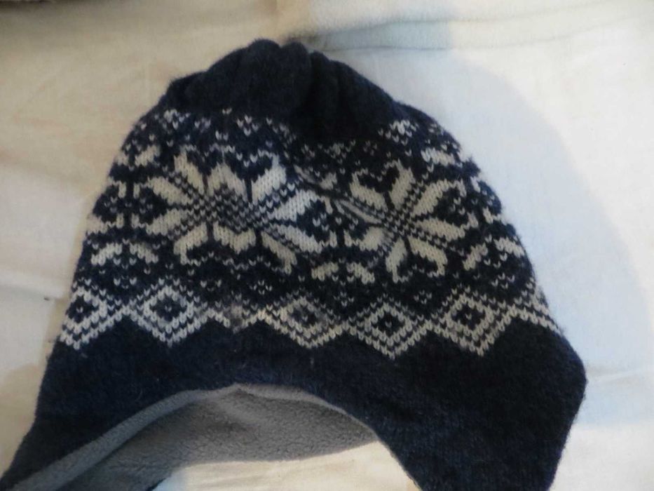 Шапки за ски и спортни дейности