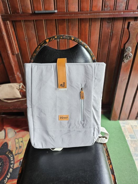 Ghiozdane noi, cu etichetă- 4 bucăți