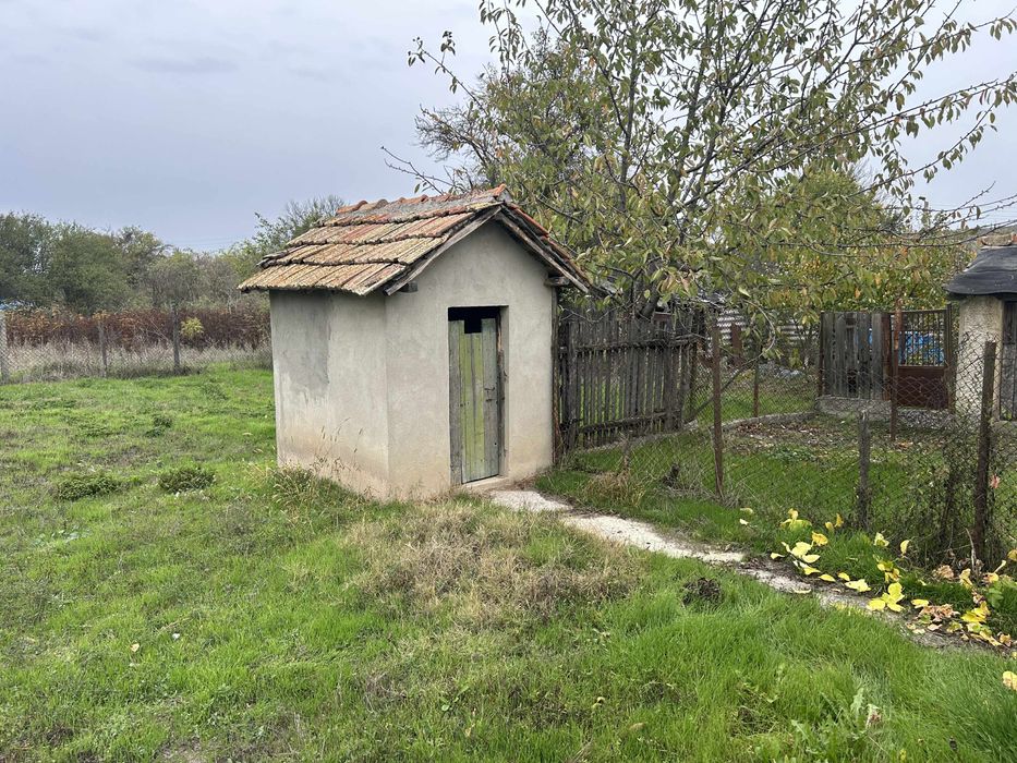 Къща с двор  с. Брестак, обявата е от собственик