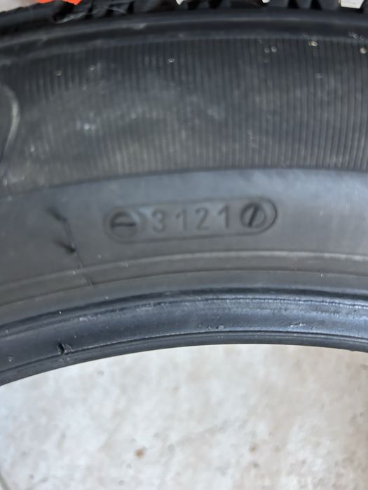 4 cauciucuri de iarna 225/50 r17