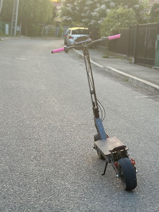 Trotinetă electrică kukirin
