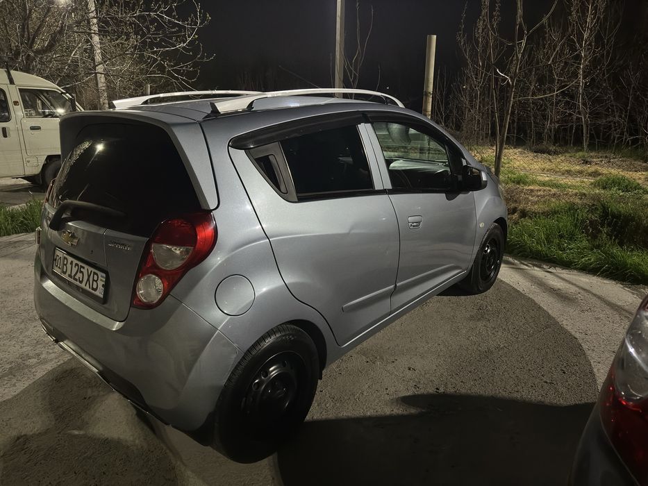 Chevrolet Spark delfin rang avtomat 1,25 mator gazi bor yaxshi xolatta