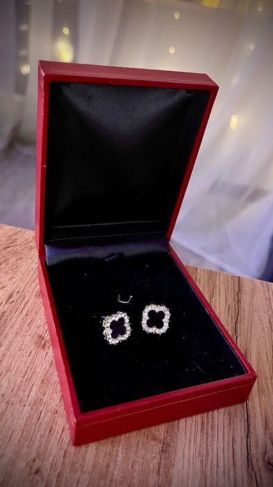Обеци в стила на Van Cleef. Ван клиф