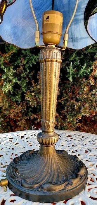 Lampă stil Tiffany.