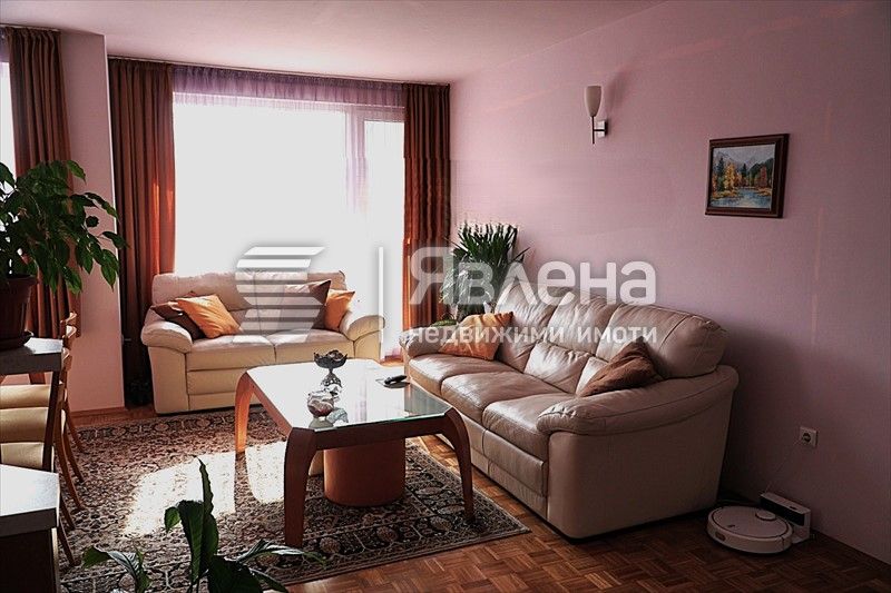 Продава се Тристаен апартамент в София, Хладилника - 118 кв.м за 3390 €/кв.м - Снимка #8
