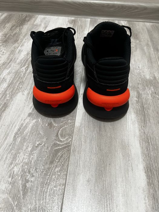 Продавам мъжки маратонки Puma