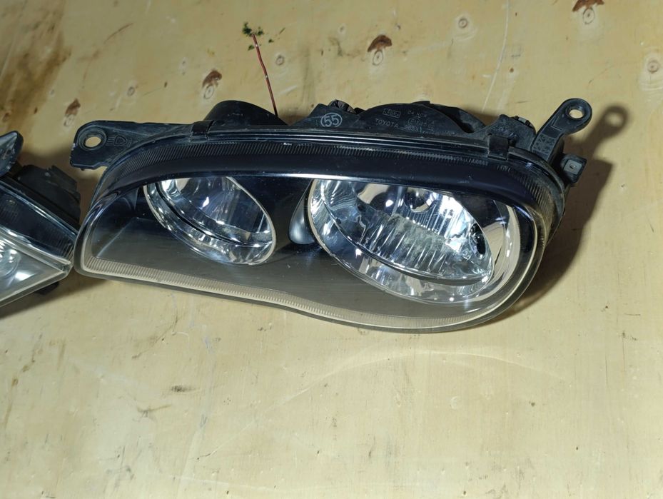 Фары передние Toyota Corolla E110 рест 99-01г